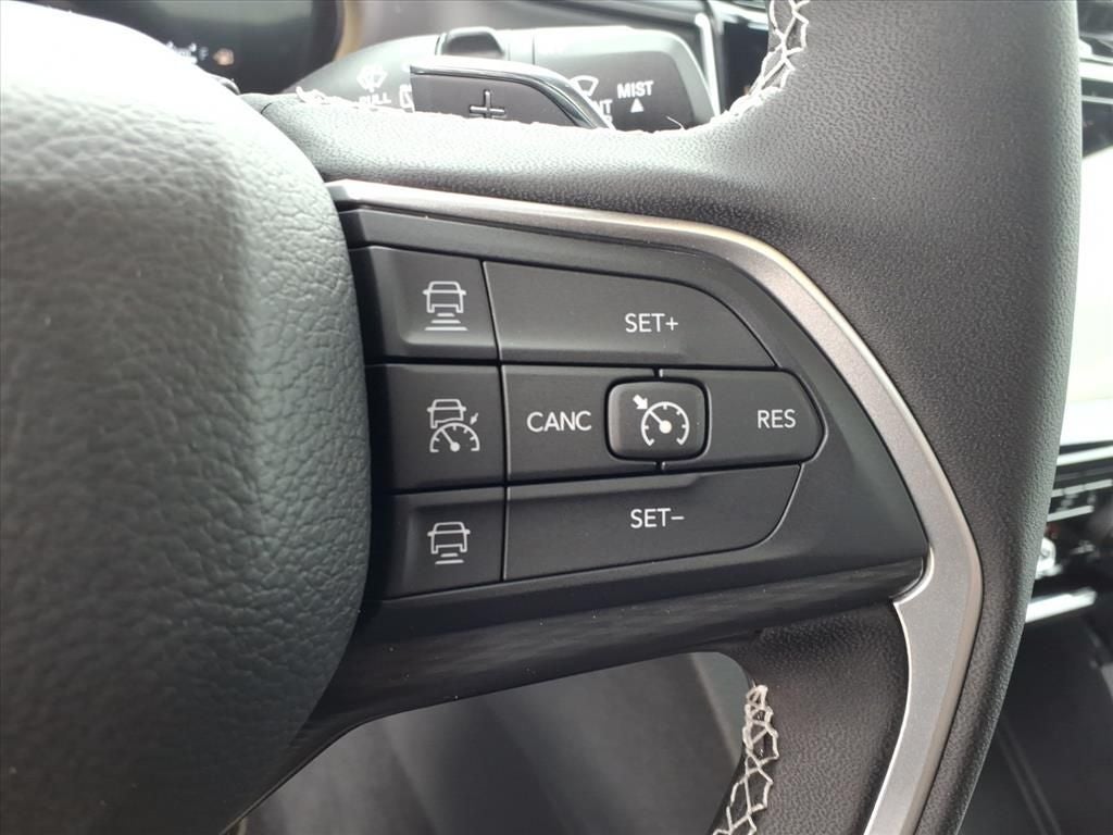 2025 Jeep Grand Cherokee GRAND CHEROKEE LAREDO X 4X4