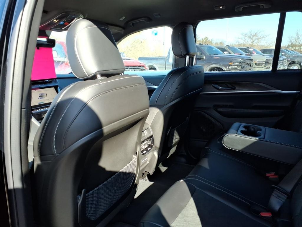 2026 Jeep Grand Cherokee GRAND CHEROKEE LAREDO ALTITUDE 4X4