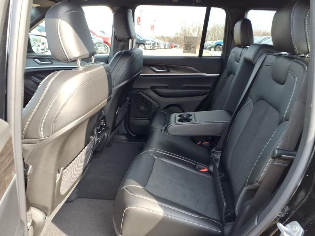 2026 Jeep Grand Cherokee GRAND CHEROKEE LAREDO ALTITUDE 4X4