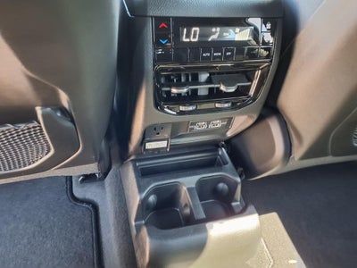 2025 Jeep Grand Cherokee GRAND CHEROKEE L LAREDO 4X4