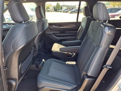 2025 Jeep Grand Cherokee GRAND CHEROKEE L LAREDO 4X4