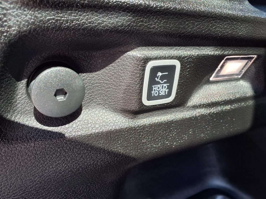 2025 Jeep Grand Cherokee GRAND CHEROKEE L LAREDO 4X4