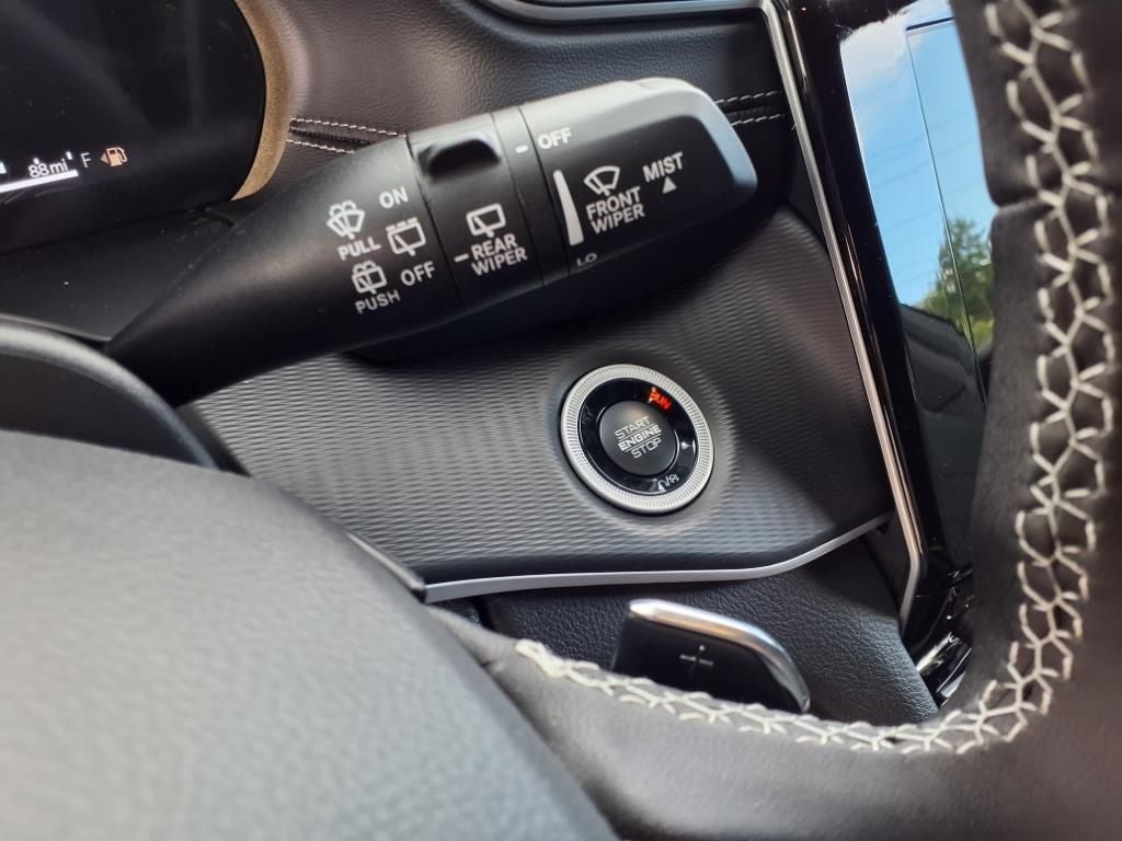 2025 Jeep Grand Cherokee GRAND CHEROKEE L LAREDO 4X4