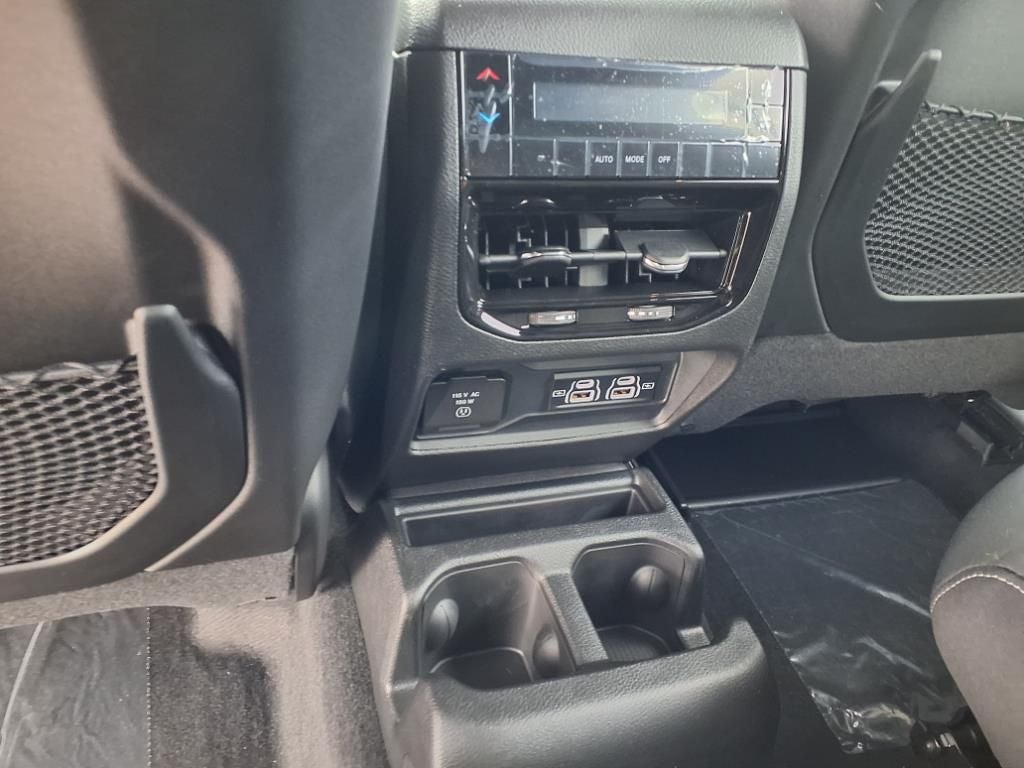 2025 Jeep Grand Cherokee GRAND CHEROKEE L LAREDO 4X4