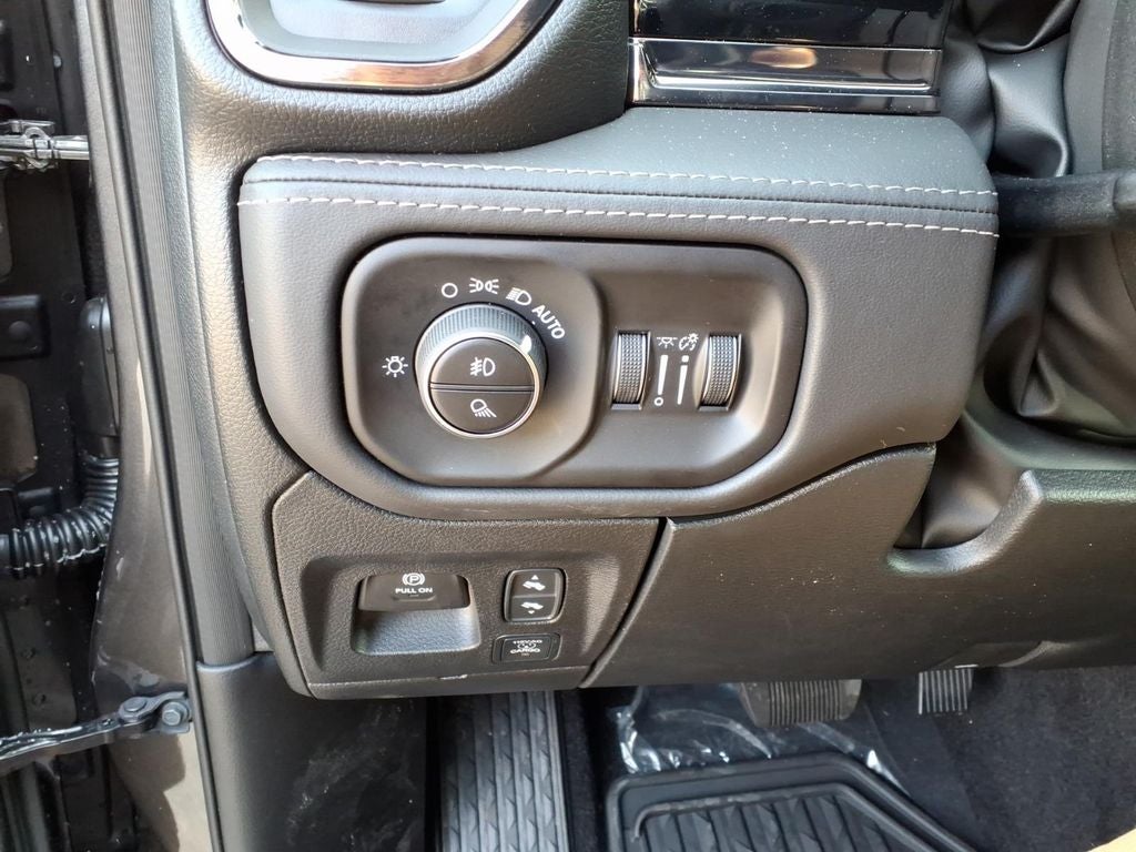 2026 RAM Ram 1500 RAM 1500 LIMITED CREW CAB 4X4 5'7' BOX