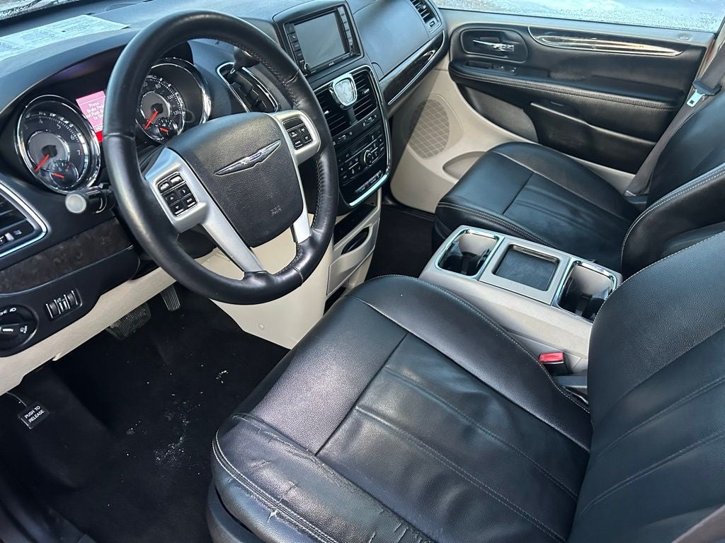 2016 Chrysler Town & Country Touring