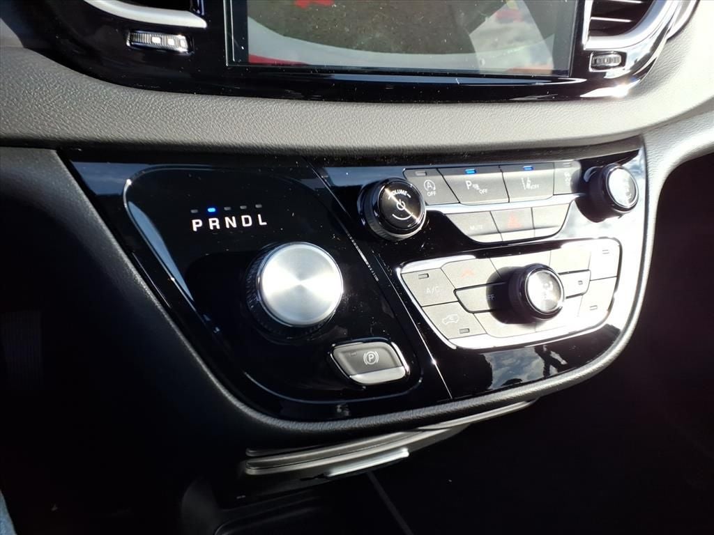 2026 Chrysler Voyager VOYAGER LX