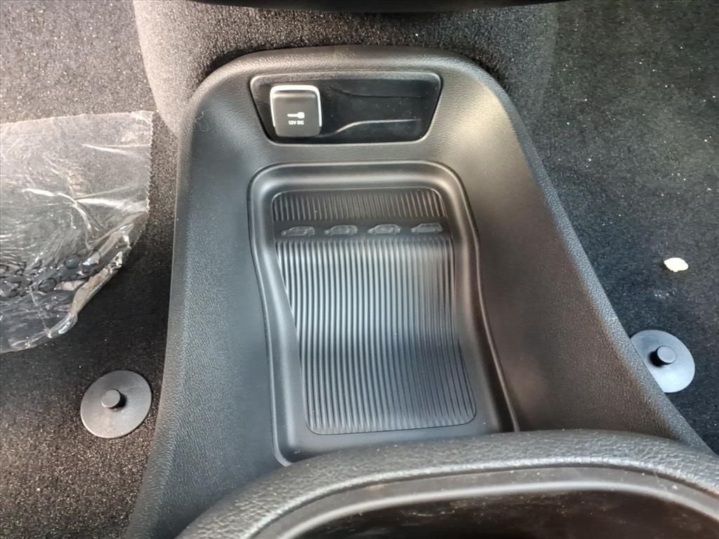 2026 Chrysler Voyager VOYAGER LX