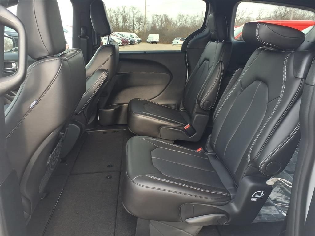 2026 Chrysler Voyager VOYAGER LX