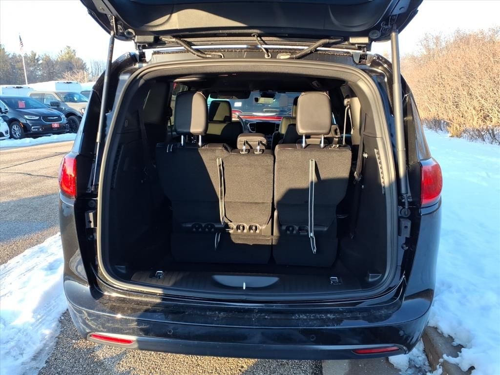 2026 Chrysler Voyager VOYAGER LX