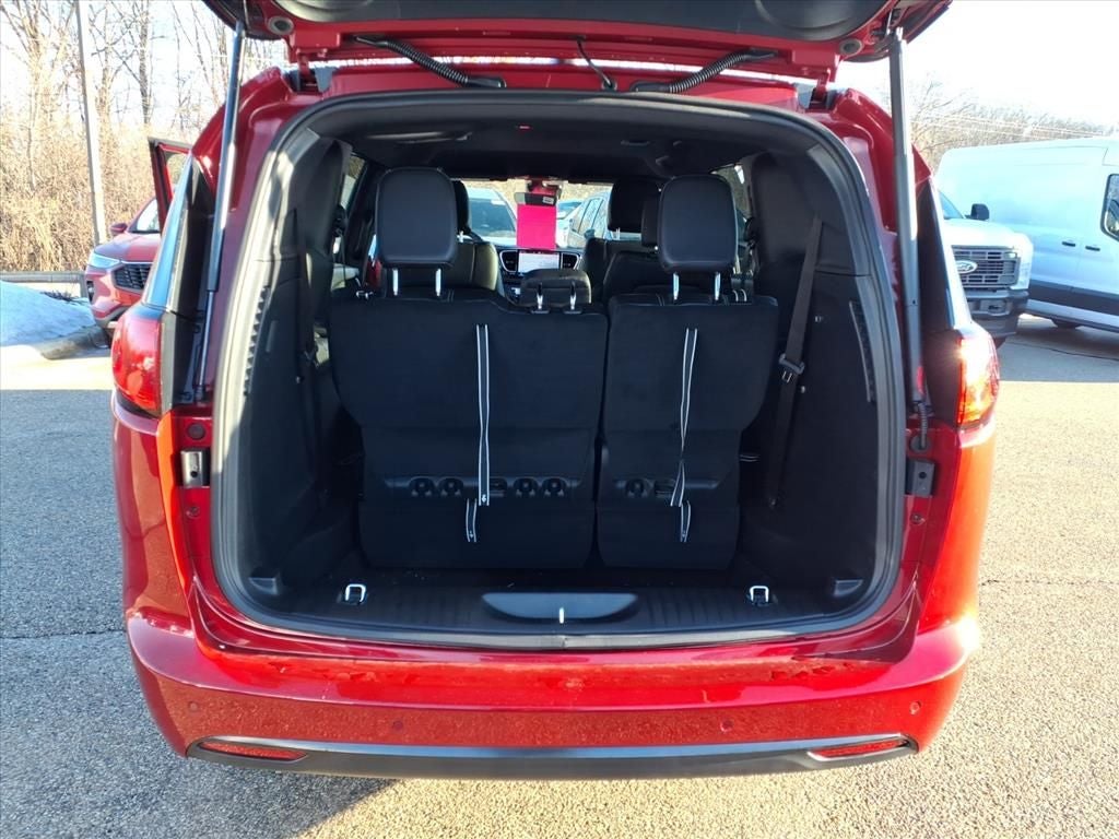 2026 Chrysler Voyager VOYAGER LX