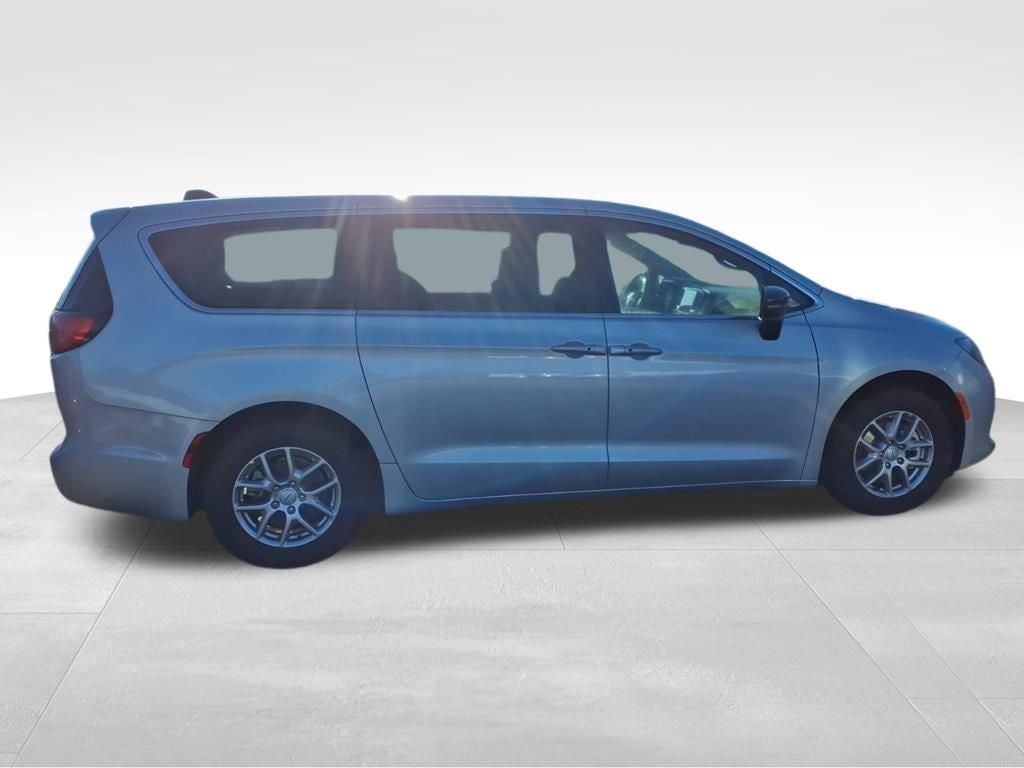 2026 Chrysler Voyager VOYAGER LX