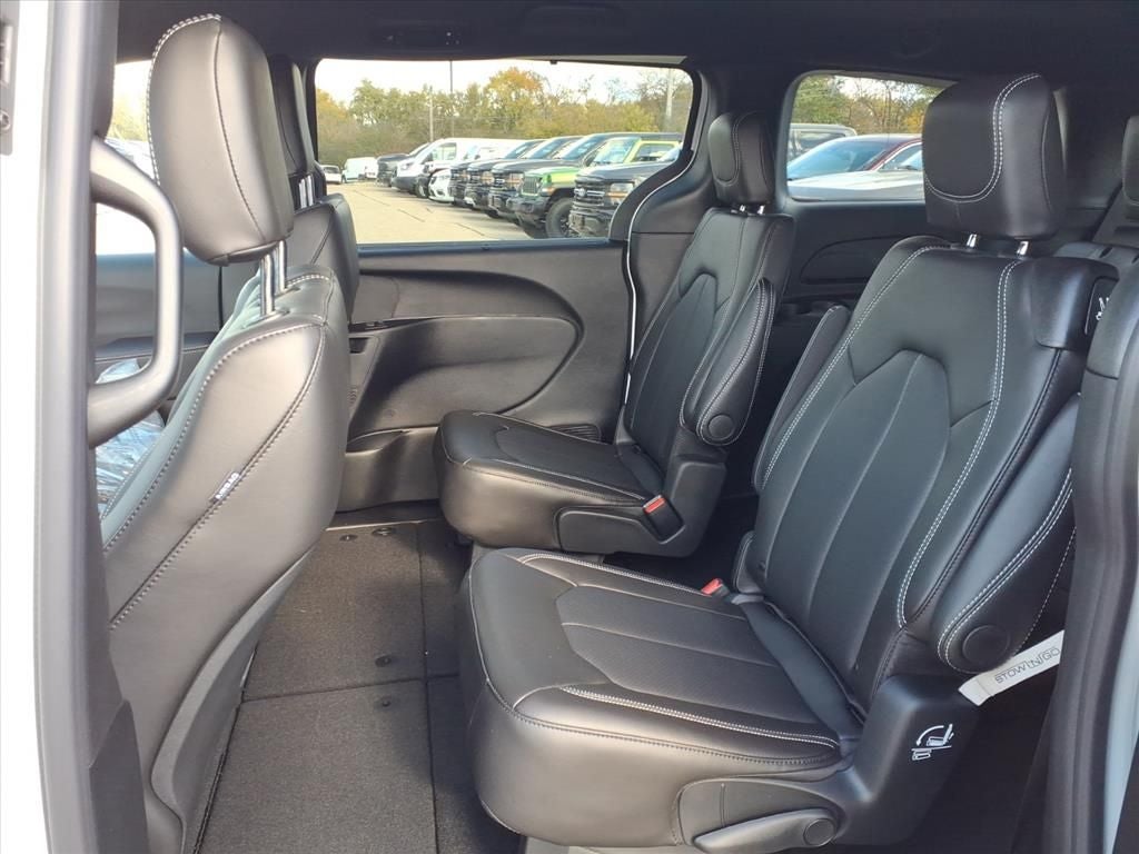 2026 Chrysler Voyager VOYAGER LX