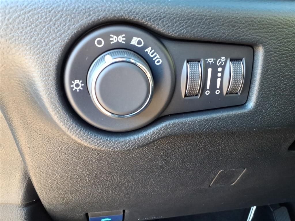 2026 Chrysler Voyager VOYAGER LX