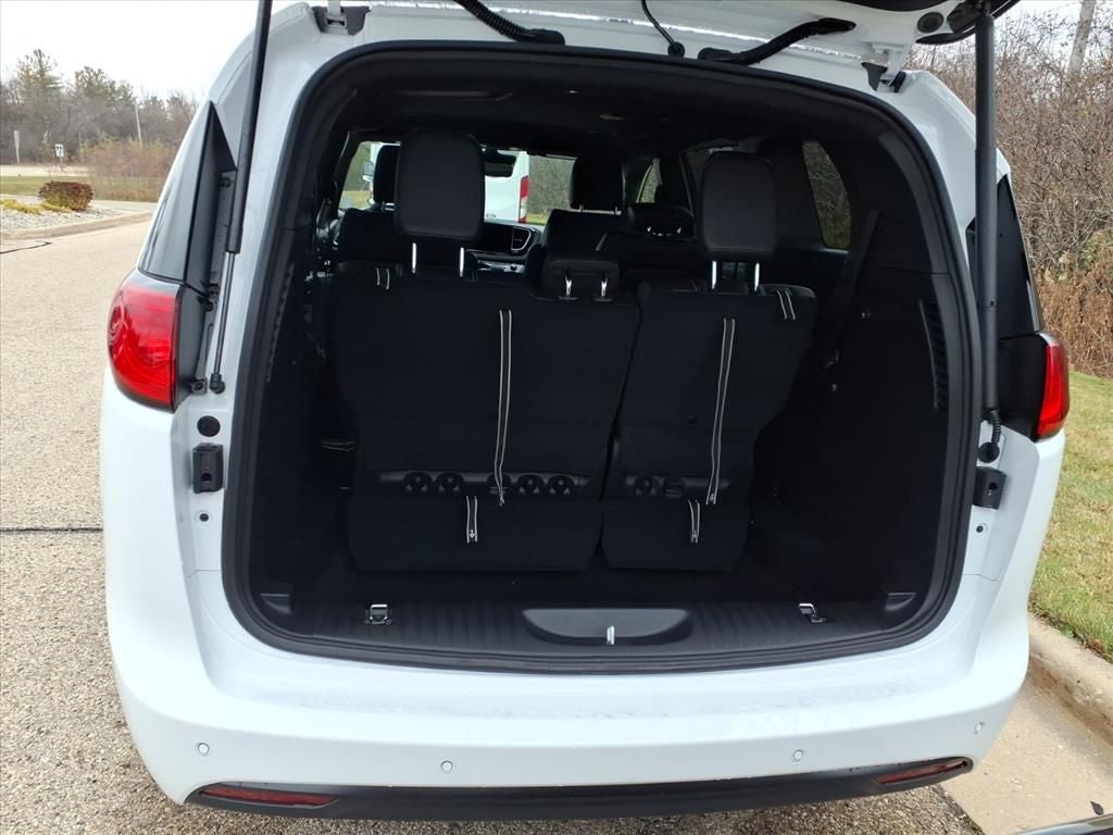 2026 Chrysler Voyager VOYAGER LX