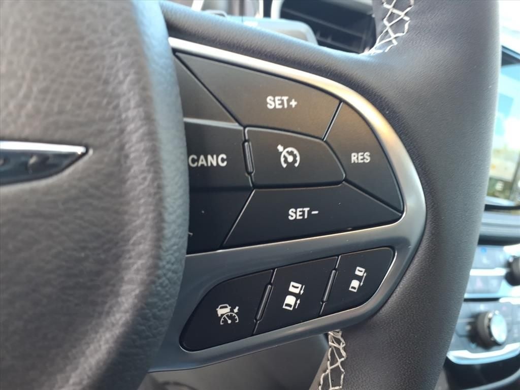 2026 Chrysler Pacifica PACIFICA SELECT AWD