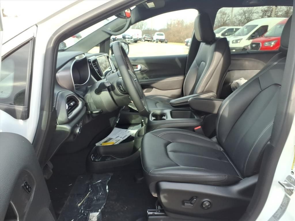 2026 Chrysler Pacifica PACIFICA SELECT AWD