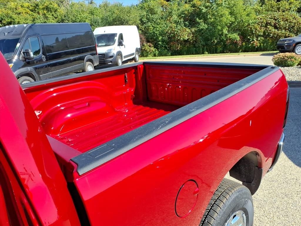 2026 RAM Ram 3500 RAM 3500 TRADESMAN CREW CAB 4X4 6'4' BOX