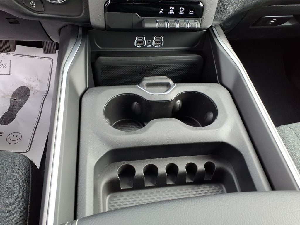 2026 RAM Ram 1500 RAM 1500 EXPRESS CREW CAB 4X4 5'7' BOX