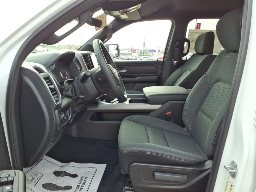 2026 RAM Ram 1500 RAM 1500 EXPRESS CREW CAB 4X4 5'7' BOX