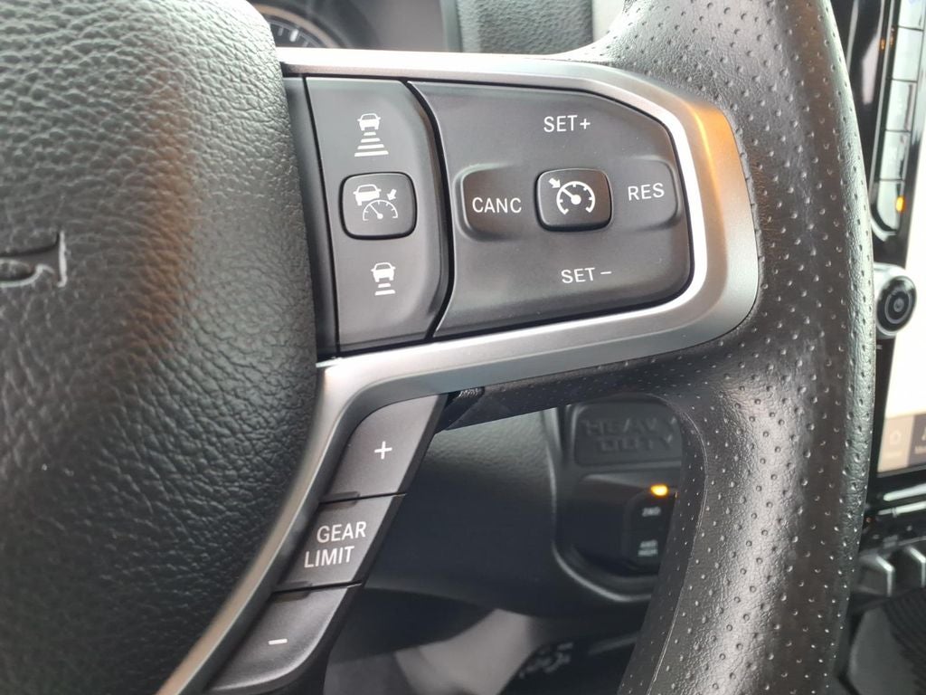 2026 RAM Ram 2500 RAM 2500 BLACK EXPRESS CREW CAB 4X4 6'4' BOX