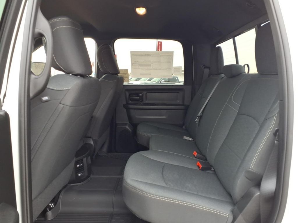 2026 RAM Ram 2500 RAM 2500 BLACK EXPRESS CREW CAB 4X4 6'4' BOX