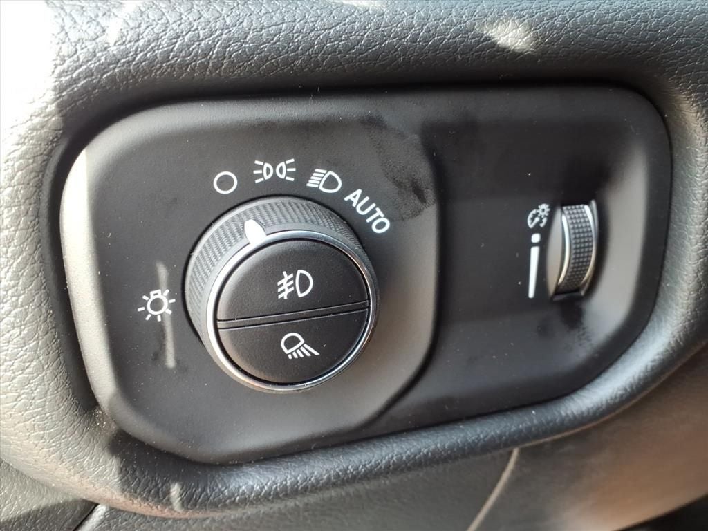 2026 RAM Ram 2500 RAM 2500 BLACK EXPRESS CREW CAB 4X4 8' BOX