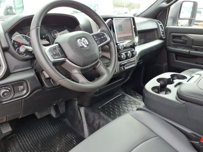 2026 RAM Ram 5500 Chassis Cab RAM 5500 TRADESMAN CHASSIS REGULAR CAB 4X4 84' CA