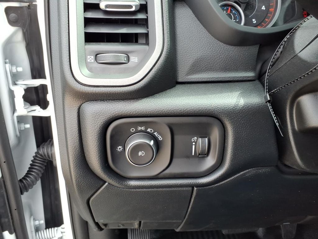 2026 RAM Ram 5500 Chassis Cab RAM 5500 TRADESMAN CHASSIS REGULAR CAB 4X4 84' CA