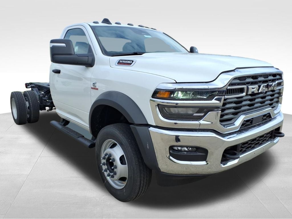 2026 RAM 5500 Chassis RAM 5500 TRADESMAN CHASSIS REGULAR CAB 4X4 84' CA