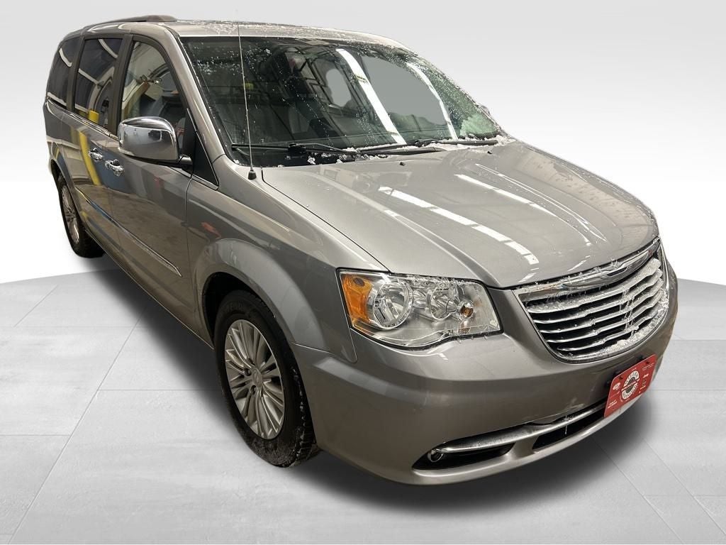 2016 Chrysler Town & Country Touring-L